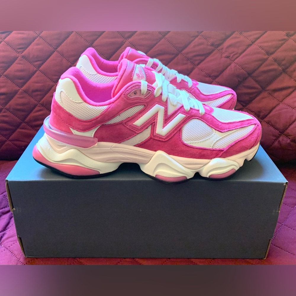 New Balance 9060 Fuchsia Pink U9060FP - Women’s Size 9 US - White Shoes NEW - Picture 3 of 12